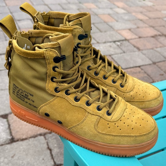Mens Nike Sf Air Force 1 Mid Desert Moss Urban Exploration Sneakers US Size 10.5 - Picture 1 of 9